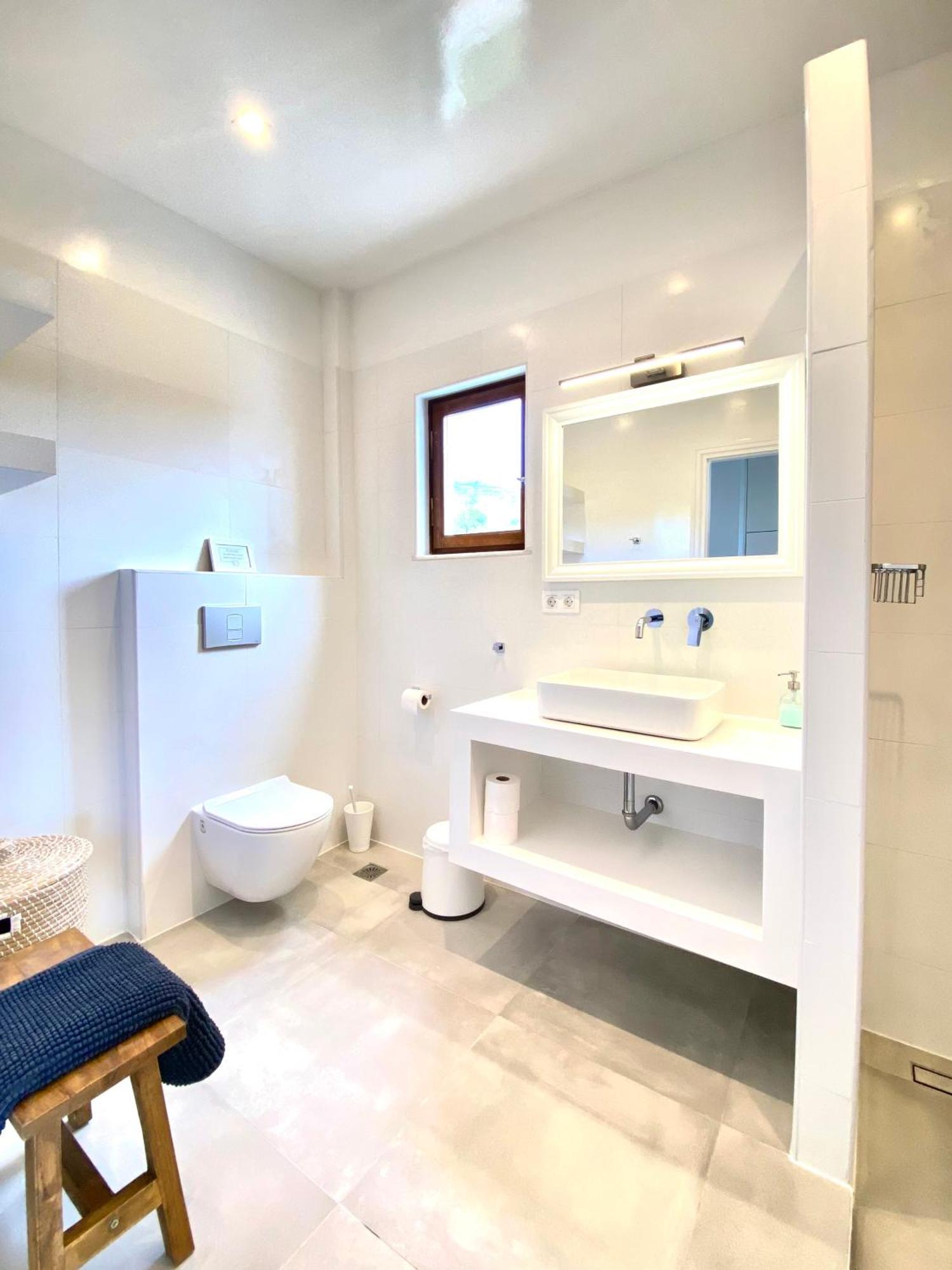 Beach House Set In A Beautiful Bay Karystos  Ngoại thất bức ảnh